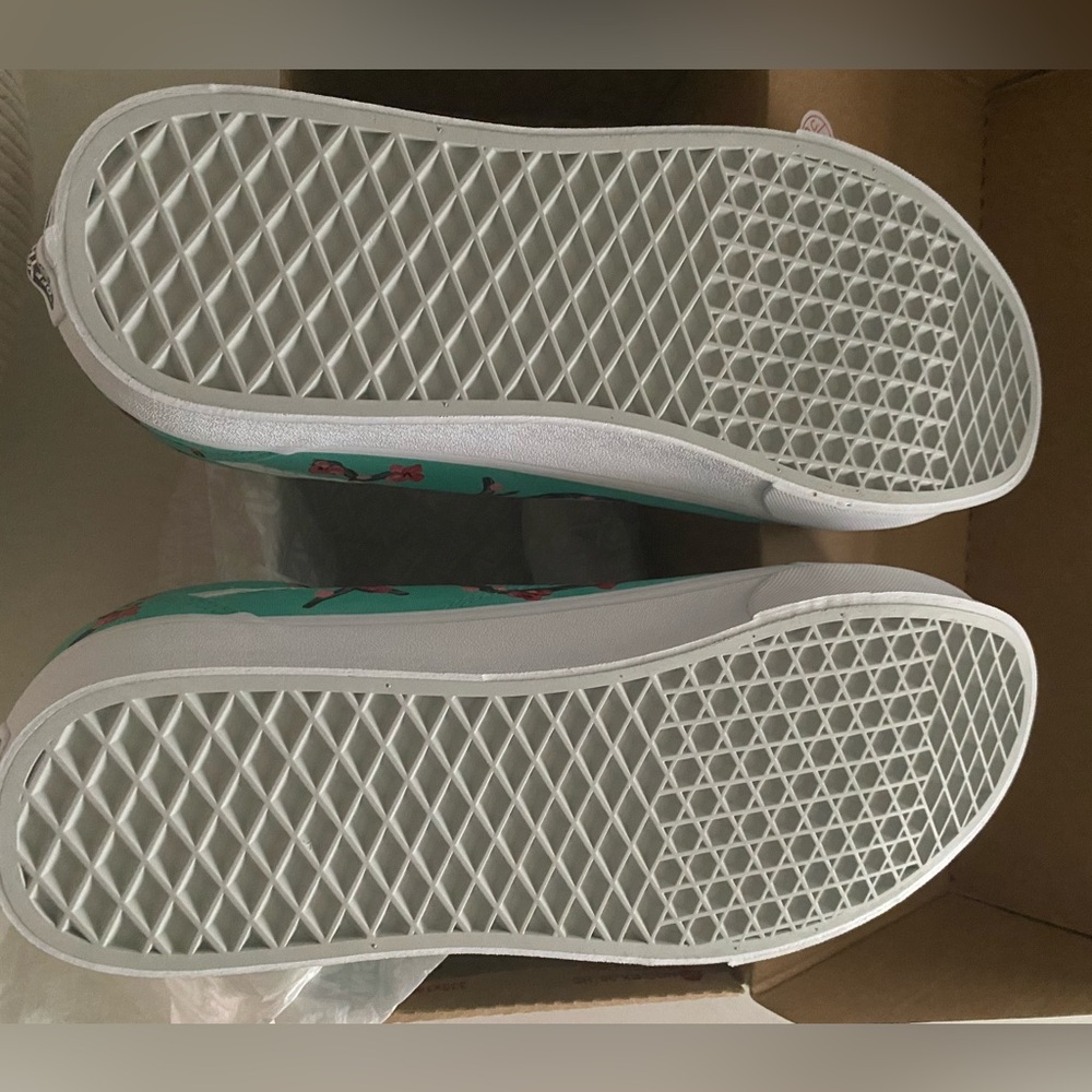 NWT Custom hand painted Vans - Picture 6 of 13
